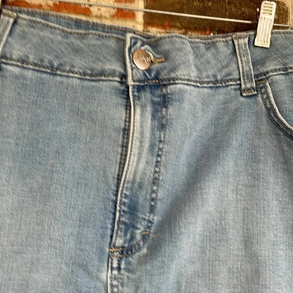 Lee Blue Regular Fit Mid Rise Denim Skort - Picture 3 of 8